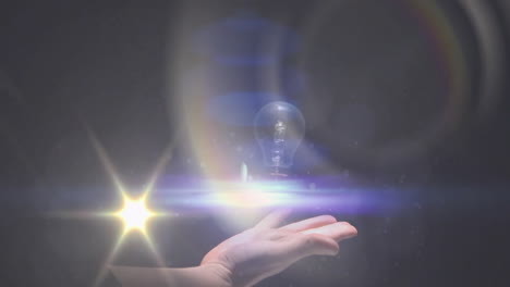 animación de innovación y creatividad con una bombilla encendida en la mano