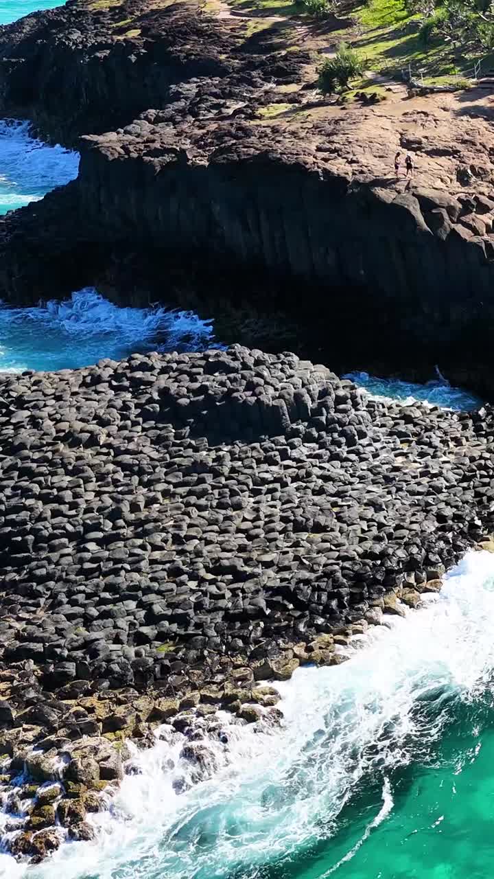 Vista aerea di formazioni rocciose vulcaniche uniche