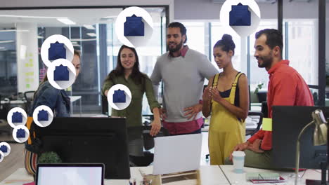 notificaciones de correo electrónico animación sobre diversos equipos de negocios que colaboran en la oficina moderna