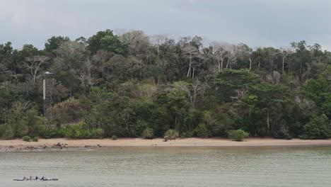 Tránsito-Del-Canal-De-Panamá-Entre-El-Océano-Pacífico-Y-El-Atlántico