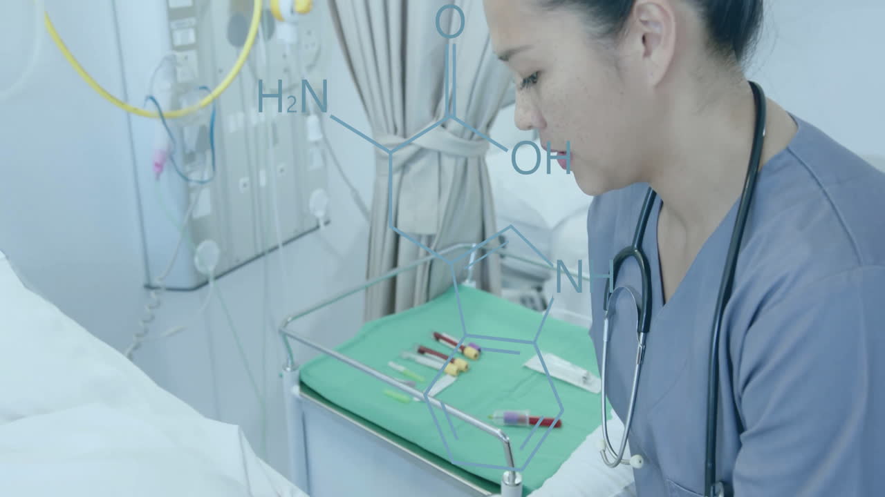 행복한 다양한 여성 의사와 고위 여성 환자에 대한 요소 다이어그램의 애니메이션