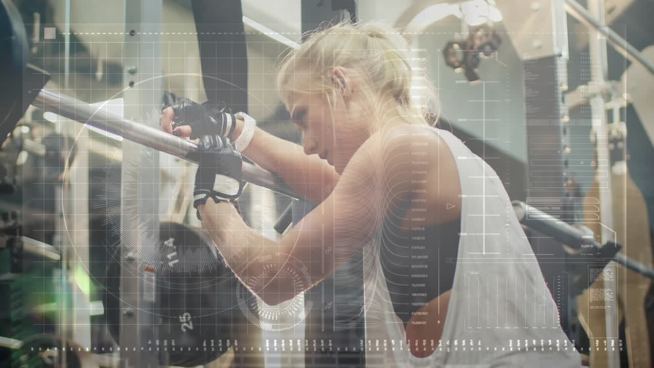 Animazione di scansione e elaborazione dati su una donna che si allena in palestra