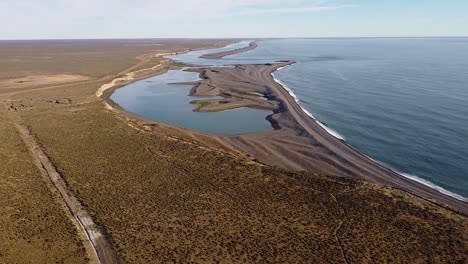 geographic phenomenon of caleta valdés in the peninsula valdés - patagonia argentina