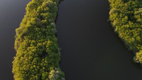 vista aérea del río y el paisaje