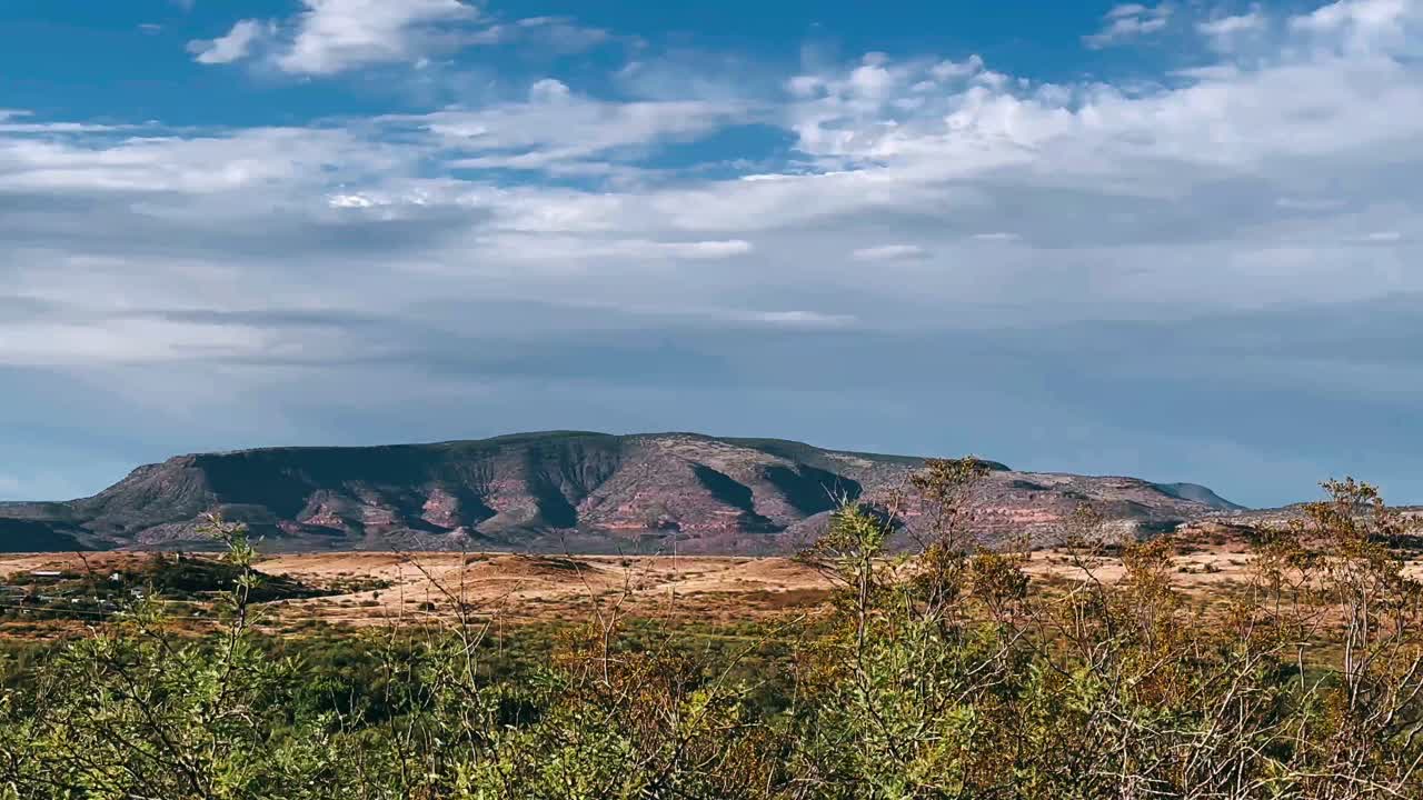 사막의 산악 풍경