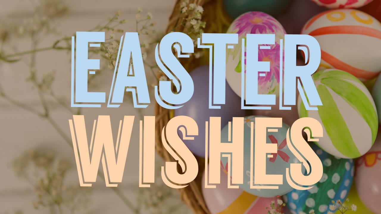 Animazione di testo con auguri pasquali su uova di Pasqua multicolori in un cesto