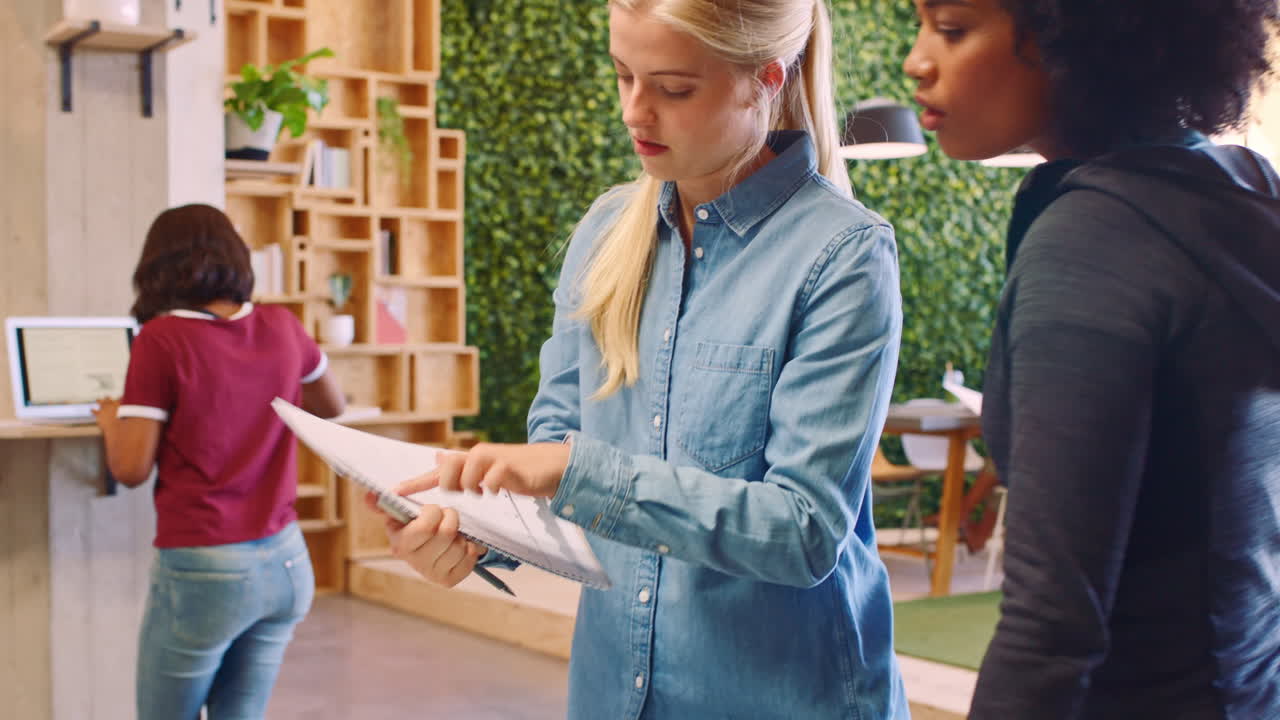 bicicleta, estilo de vida activo y oficina saludable