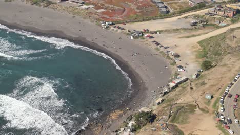 Luftaufschlüsselung-Playa-Surf-In-Punta-De-Lobos,-Chile