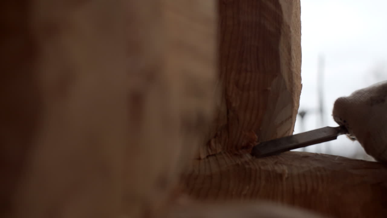 tallado en madera en progreso