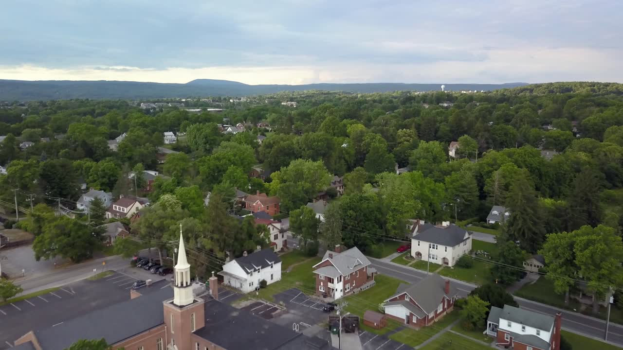 공중 블랙스버그 버지니아, 고향, 미국의 작은 마을, 교외