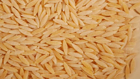 pasta de orzo seco