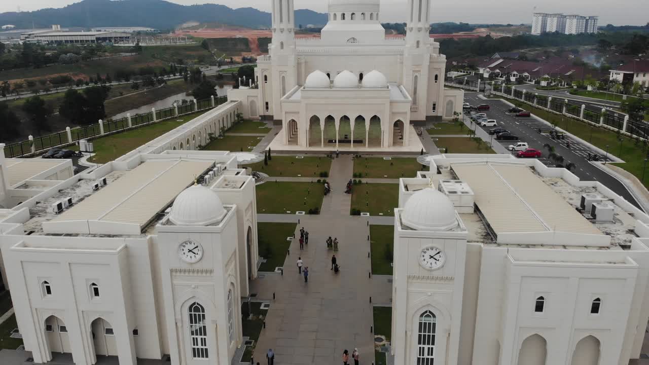 스리 센다 모스크의 공중 풍경