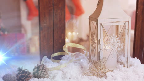 animación de luces brillantes que se mueven sobre conos de abeto y decoraciones navideñas de linterna