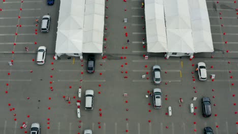 imágenes aéreas de 4k de las instalaciones de prueba de covid-19 en inglewood by chase forum, los ángeles, california, ee. uu.
