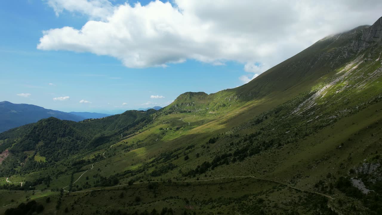 Le montagne del Krn in Slovenia fanno parte delle Alpi Giulie nella parte nord-occidentale del paese, nel comune di Kobarid.