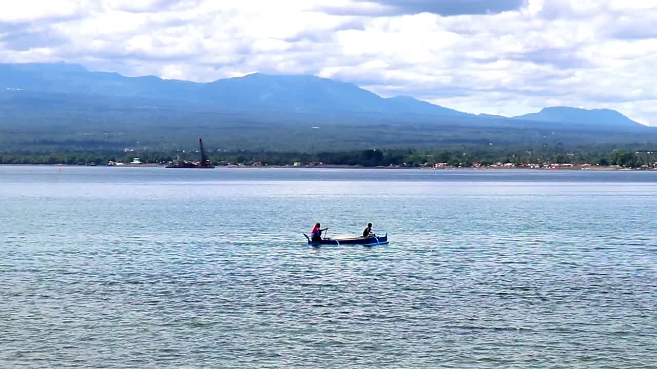 barcos en la bahía de filipinas