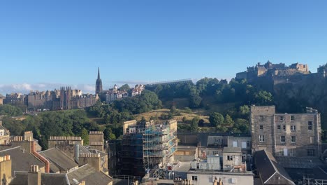 Vista-De-La-Ciudad-De-Edimburgo-Y-Del-Asiento-De-Arturo-Desde