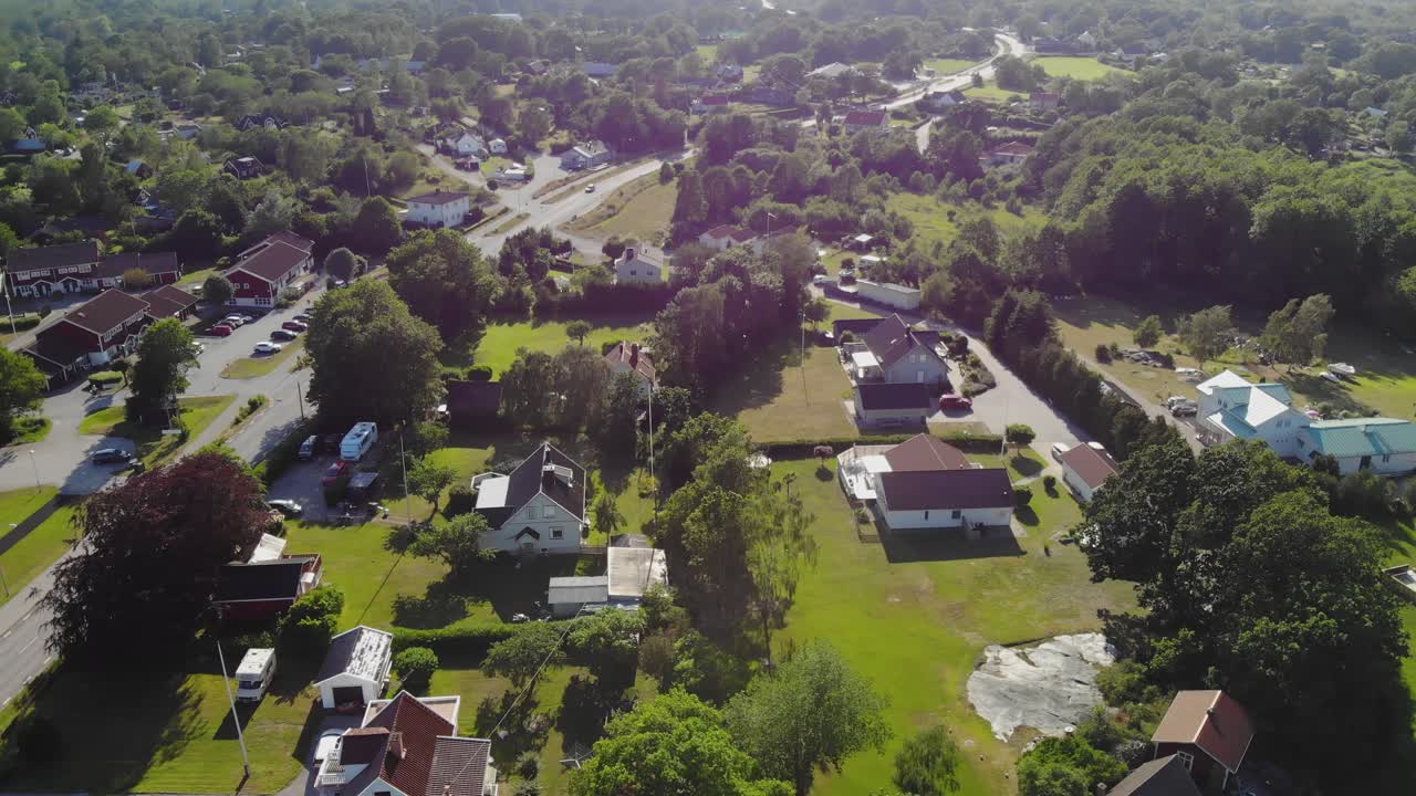 bellas imágenes aéreas sobre el pintoresco pueblo llamado sturko, ubicado en karlskrona suecia-12