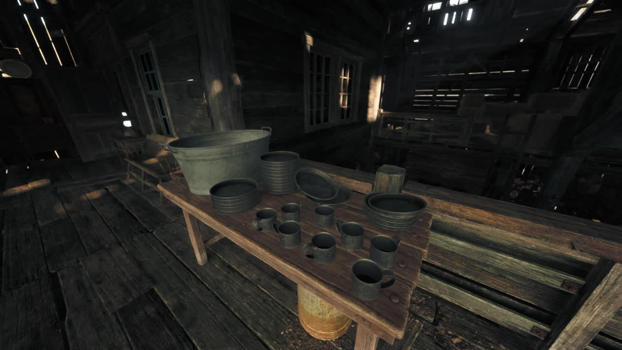 오래된 창고 의 나무 테이블 에 있는 녹슬은 금속 접시 와 컵