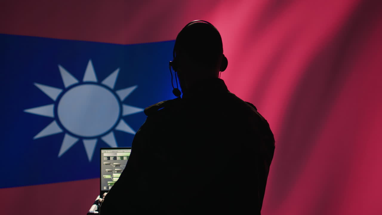 모사드 이스라엘 스파이가 노트북을 사용하여 psyop 파괴를 수행합니다.