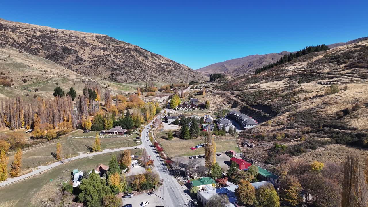 cardrona pequeño asentamiento y lugar turístico en el valle de la montaña
