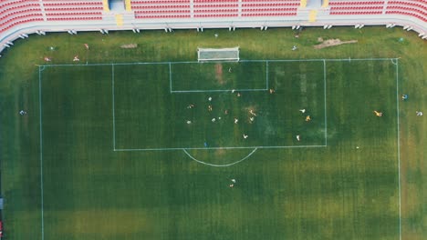 Osteuropa-Fußballspiel-Dron-Video-Von-Oben