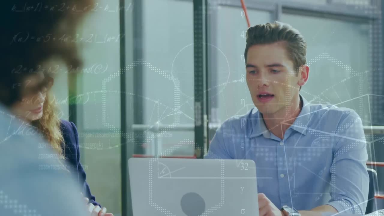 animación de datos científicos sobre diversas compañeras y compañeros de trabajo usando computadoras portátiles