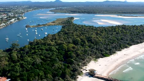 wide landscape shot of noosa beach, noosa heads, queensland, australia