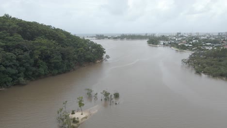 Aerial-View-Of-Tallebudgera-Creek-On-A-Cloudy-Day-In-Gold-Coast-City,-Queensland,-Australia---drone-shot