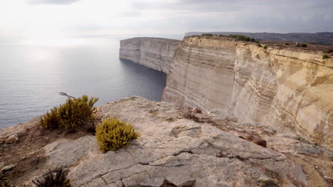 vista de mareos de los acantilados de sanap en la isla de gozo