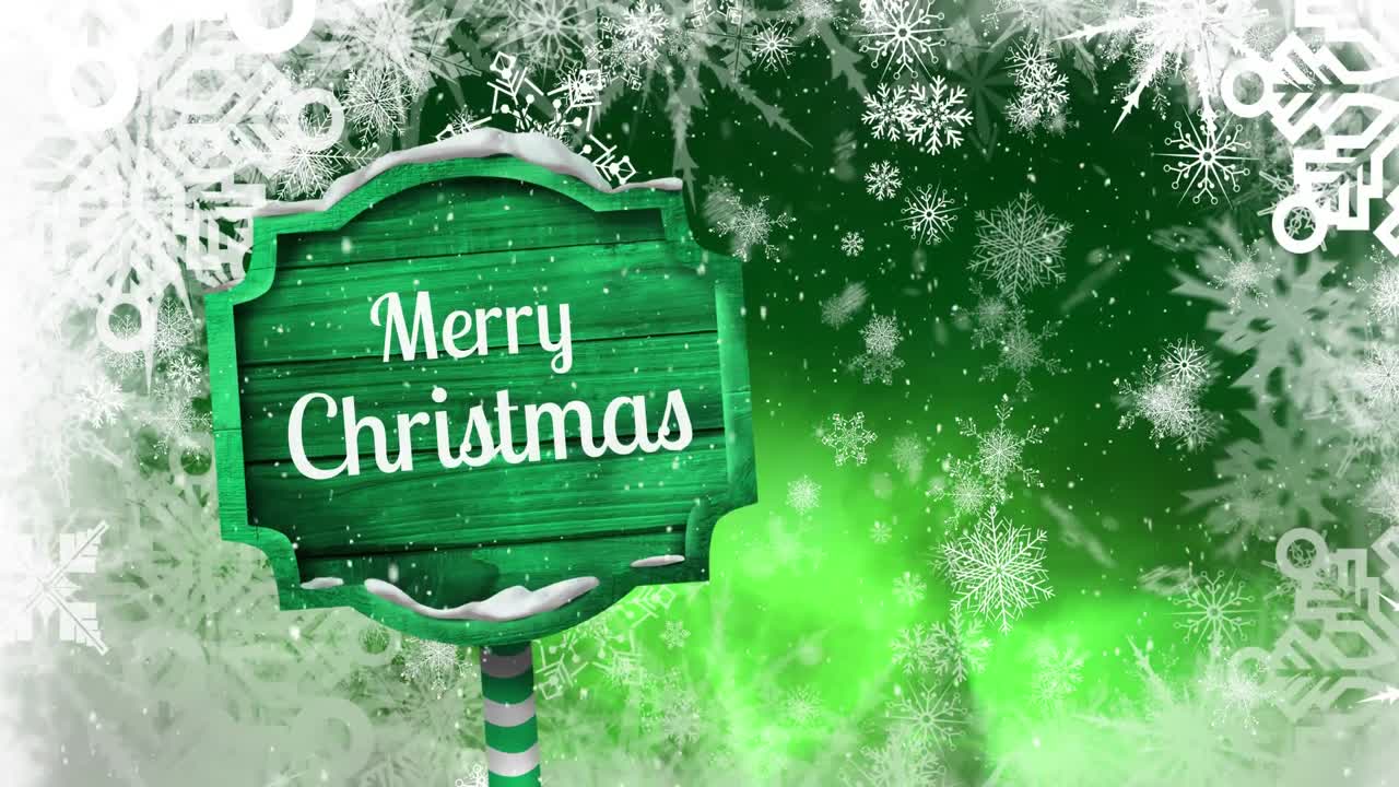 나무 표지판 에 쓰여진 메리 크리스마스 와 눈 이 내리는 것