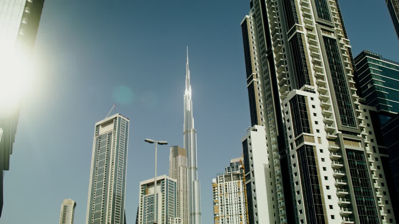 Skyline di Dubai con il Burj Khalifa