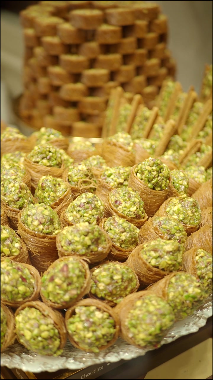 Udvalg af traditionel mellemøstlig pistaciebaklava