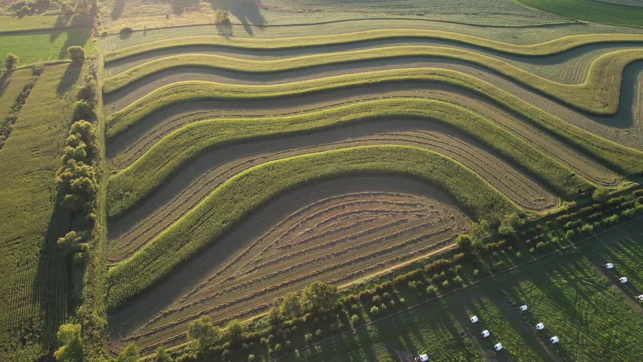 campos agrícolas contorneados en el suroeste de wisconsin