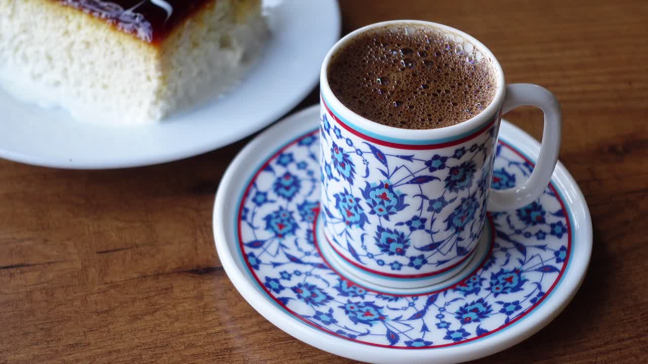 турецкий кофе и десерт