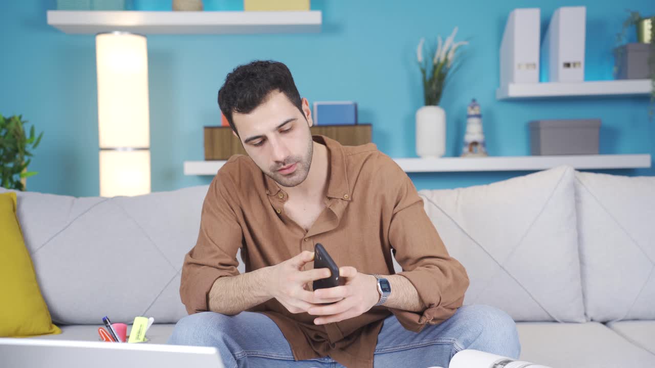 When the phone's battery runs out, the teenager gets angry.