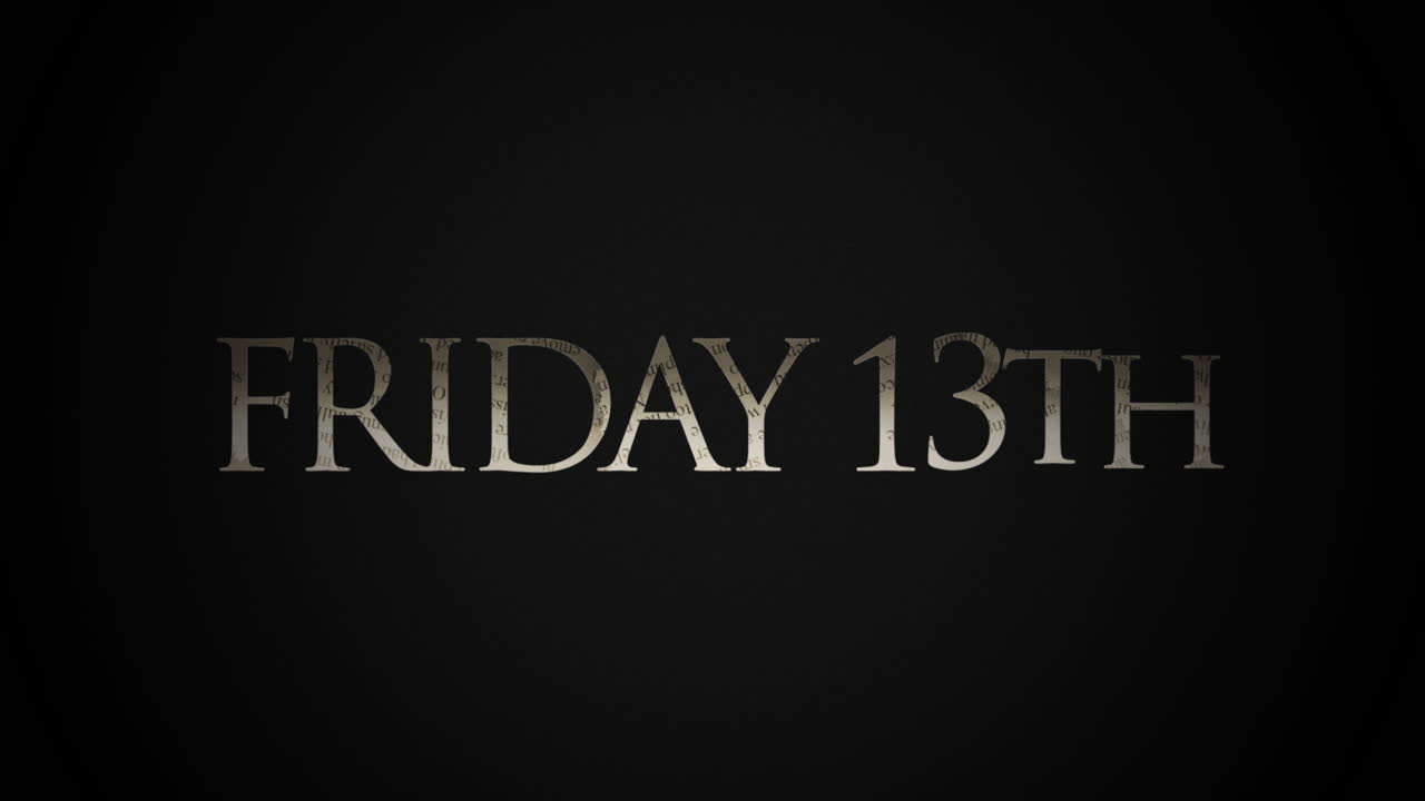 viernes 13 con en la pantalla del monitor negro