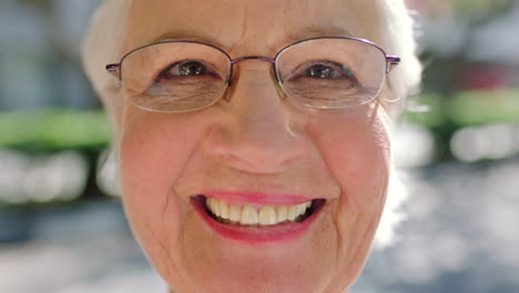 Closeup-face-of-a-senior-woman-wearing-glasses