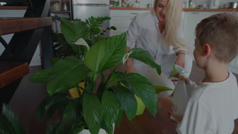 plantas de riego de madre e hijo
