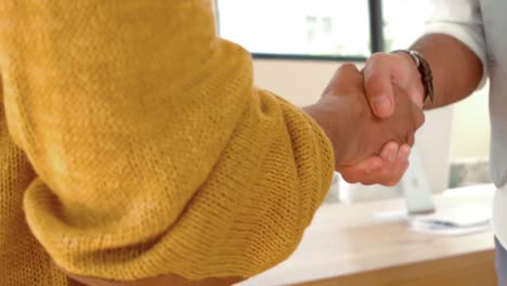 Man-and-woman-shake-hands