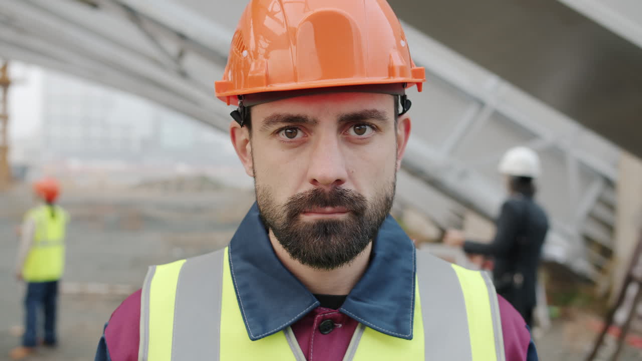 trabajador de la construcción en un sitio