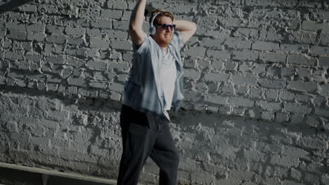 man dancing in the city
