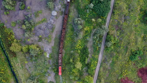 Luftaufnahme-Der-Eisenbahn-Im-Sommer