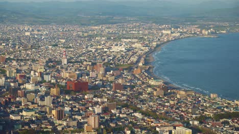 visita a la ciudad de hakodate desde el monte hakodate durante el día en hokkaido, japón