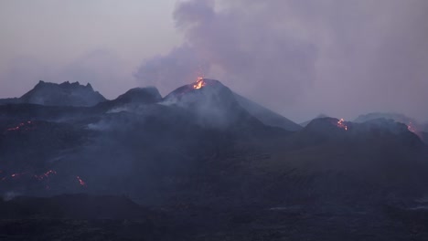los cráteres de las erupciones volcánicas primordiales de islandia