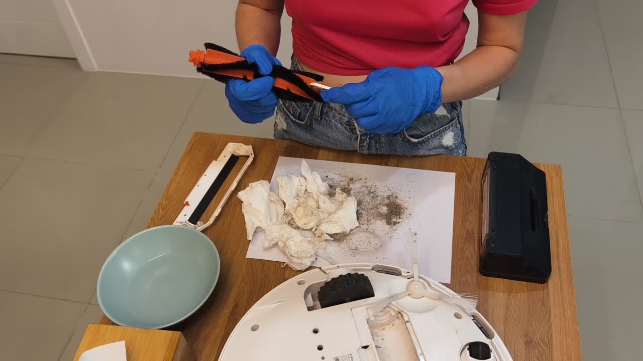 Cleaning a Robot Vacuum