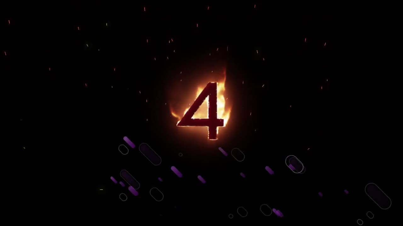Animazione di numero 4 fiammeggiante arancione, con fuochi d'artificio viola, su sfondo nero.