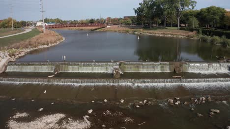 Flint-River-in-Flint,-Michigan-with-drone-video-moving-sideways