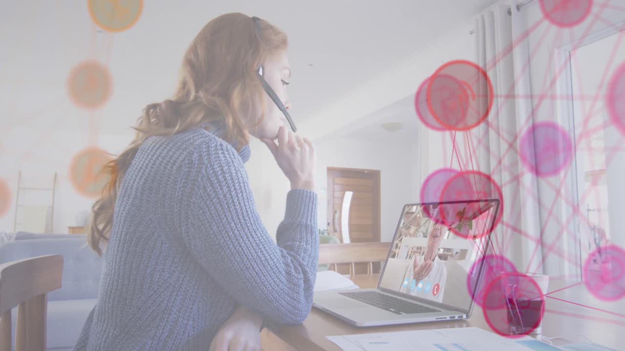 animación de redes de conexiones a través de una mujer usando un portátil en una videollamada