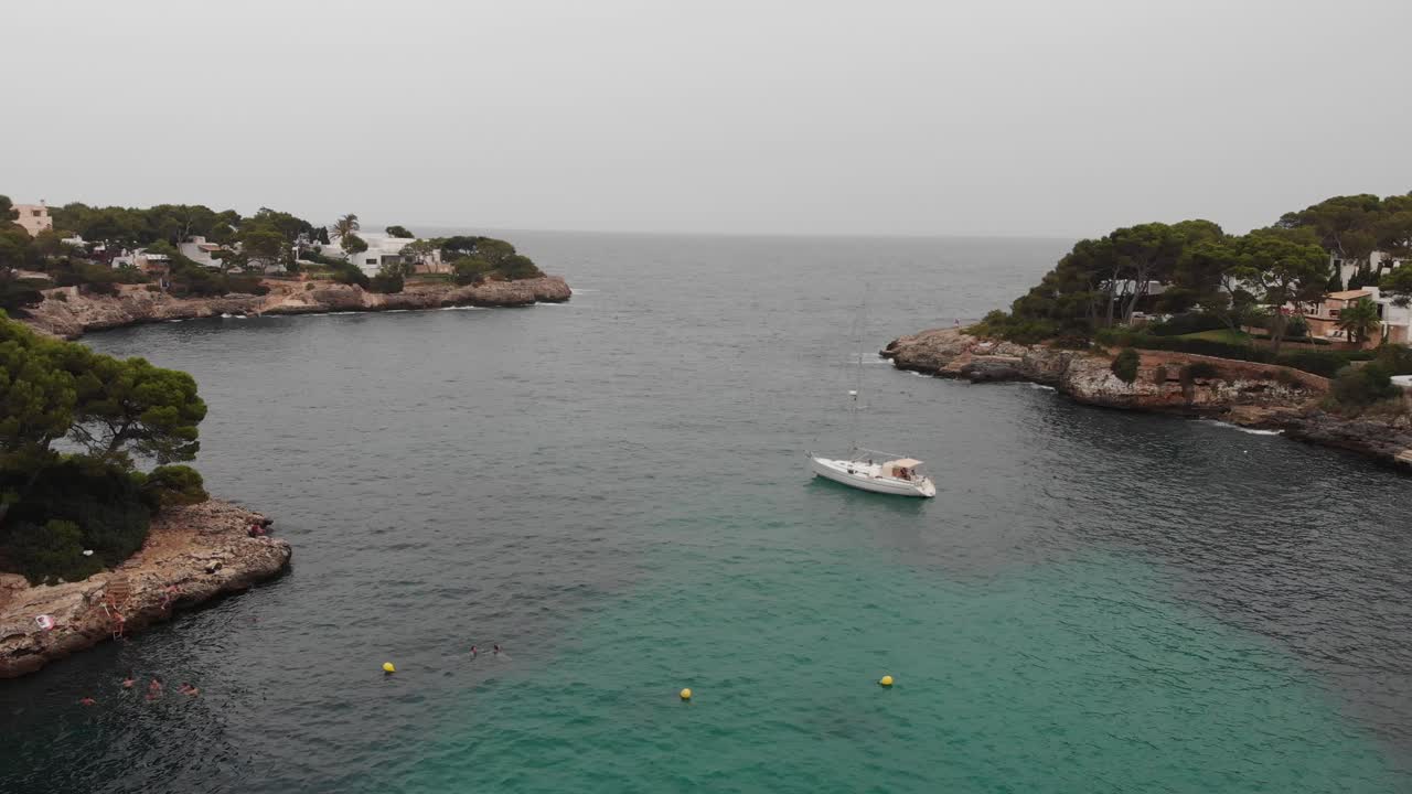 españa mallorca cala gran playa drone dispara a 4k 24fps y con yi 4k+ a 4k 60fps